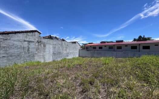 Pinares de Curridabat: Lote Plano con Extraordinaria Ubicación con 480 Metros. #148435