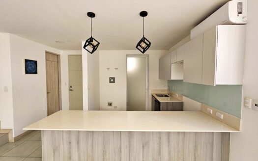 Remate Bancario!!! Casa de 2 niveles. Cond. La Arboleda en Belén Lote: 180 m2 / Const: 194 m2 (3 hab-3 parqueos-2.5 baños) Cod. 147685