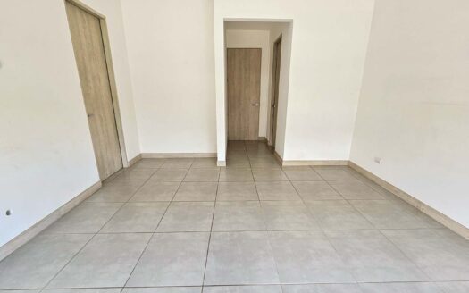 Remate Bancario!!! Casa de 2 niveles. Cond. La Arboleda en Belén Lote: 180 m2 / Const: 194 m2 (3 hab-3 parqueos-2.5 baños) Cod. 147685