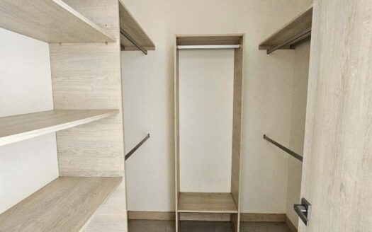 Remate Bancario!!! Casa de 2 niveles. Cond. La Arboleda en Belén Lote: 180 m2 / Const: 194 m2 (3 hab-3 parqueos-2.5 baños) Cod. 147685