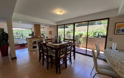 Colinas de Montealegre: Casa en Condominio Roble Sabana de 4 Habitaciones + Oficina con 511 Metros de Lote. #147758