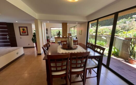 Colinas de Montealegre: Casa en Condominio Roble Sabana de 4 Habitaciones + Oficina con 511 Metros de Lote. #147758