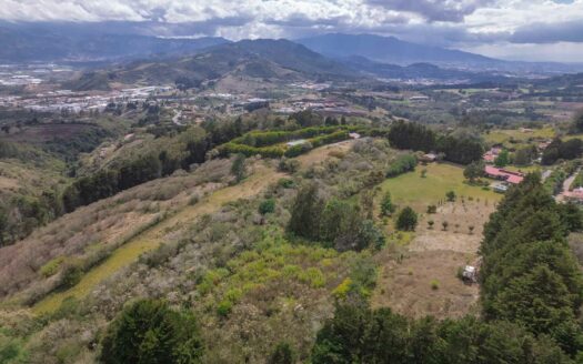Extraordinaria Finca con 37 Mil Metros en La Angelina. #147787