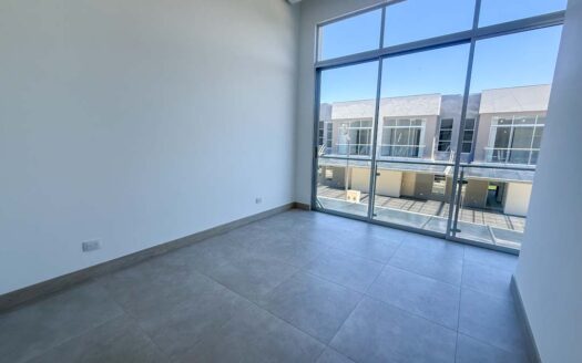 Casa En Alquiler En Condominio de Santo Domingo de Heredia, Para Estrenar y Con Patio. Código 147767