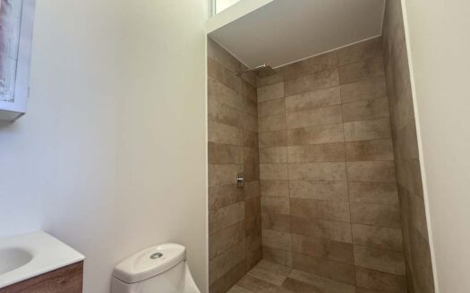 Casa En Alquiler En Condominio de Santo Domingo de Heredia, Para Estrenar y Con Patio. Código 147767