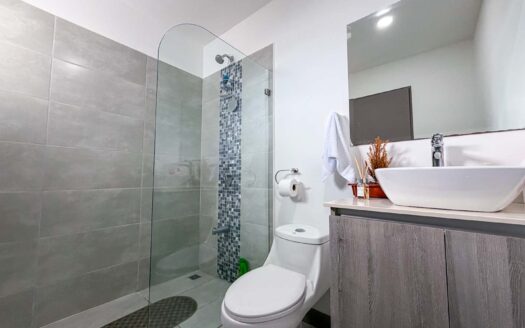 Venta de casa en San Rafael Montes de Oca: 2 habitaciones, 2.5 baños, 2 parqueos cod.147645