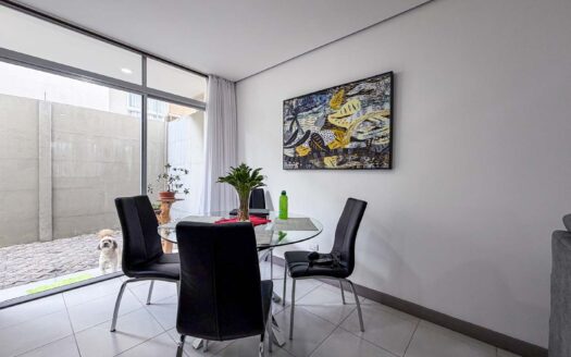 Venta de casa en San Rafael Montes de Oca: 2 habitaciones, 2.5 baños, 2 parqueos cod.147645