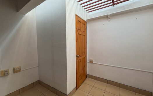 Apartamento En Venta En San Pedro Montes De Oca De 2 Niveles Cerca De Universidades cod.148297