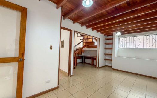 Apartamento En Venta En San Pedro Montes De Oca De 2 Niveles Cerca De Universidades cod.148297