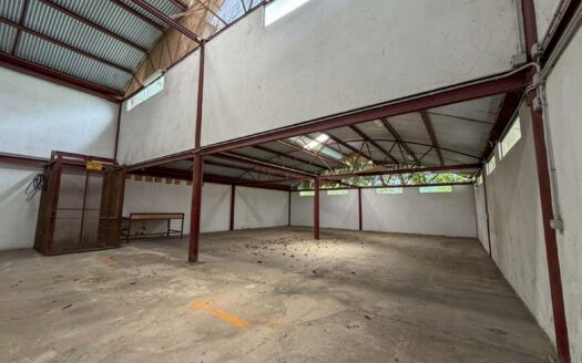 Bodega Comercial en Venta en Montes de Oca, Uso de Suelo Comercial y Gran Área cod.148461