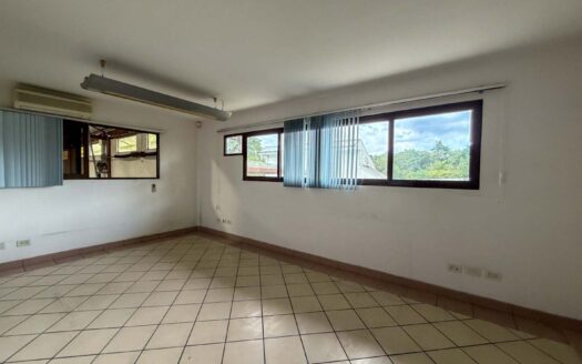 Bodega Comercial en Venta en Montes de Oca, Uso de Suelo Comercial y Gran Área cod.148461