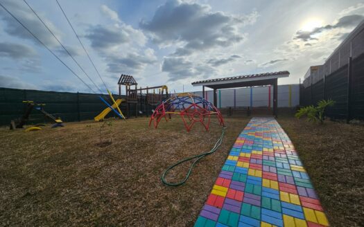 ¡OPORTUNIDAD! Casa en Venta en Alajuela, Condominio Novazul, con Amplio Patio y Amenidades Premium. COD. 148064