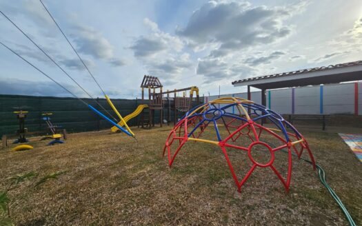 ¡OPORTUNIDAD! Casa en Venta en Alajuela, Condominio Novazul, con Amplio Patio y Amenidades Premium. COD. 148064