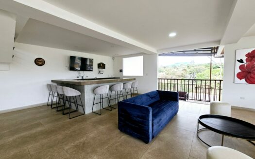 ¡OPORTUNIDAD! Casa en Venta en Alajuela, Condominio Novazul, con Amplio Patio y Amenidades Premium. COD. 148064