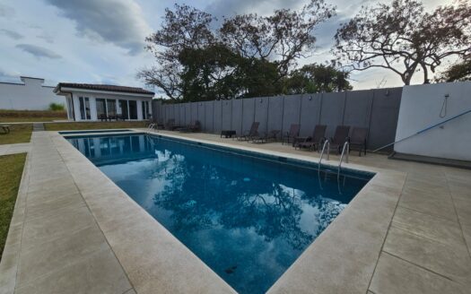 Casa En Venta En Condominio Novazul Con Patio Y 3 Habitaciones. COD. 148811