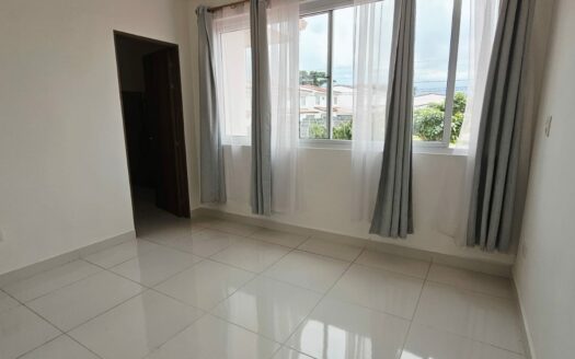 ¡OPORTUNIDAD! Casa en Venta en Alajuela, Condominio Novazul, con Amplio Patio y Amenidades Premium. COD. 148064