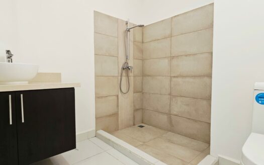 ¡OPORTUNIDAD! Casa en Venta en Alajuela, Condominio Novazul, con Amplio Patio y Amenidades Premium. COD. 148064