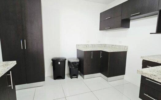 ¡OPORTUNIDAD! Casa en Venta en Alajuela, Condominio Novazul, con Amplio Patio y Amenidades Premium. COD. 148064