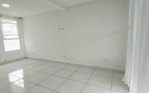 ¡OPORTUNIDAD! Casa en Venta en Alajuela, Condominio Novazul, con Amplio Patio y Amenidades Premium. COD. 148064