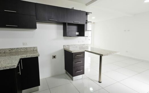 ¡OPORTUNIDAD! Casa en Venta en Alajuela, Condominio Novazul, con Amplio Patio y Amenidades Premium. COD. 148064