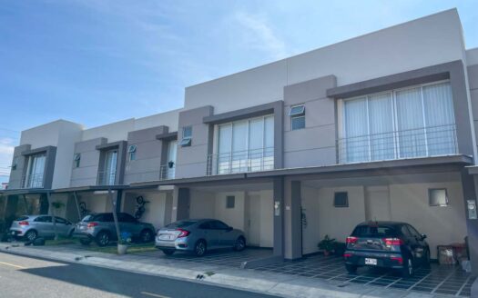 Casas Nuevas en Preventa En San Rafael De Heredia, Condominio Con Amenidades Tipo Club. Código 147981