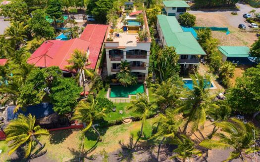 🌊 Apartamento frente al mar en ALQUILER en Playa Hermosa | Privacidad, piscina y acceso directo a la playa. Cod 148830