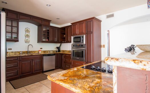 🌊 Apartamento frente al mar en ALQUILER en Playa Hermosa | Privacidad, piscina y acceso directo a la playa. Cod 148830