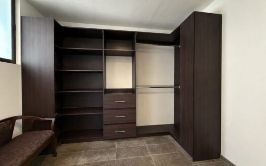 Moderna Casa de 2 Plantas con 5 Habitaciones, en San Isidro de Coronado COD 148751