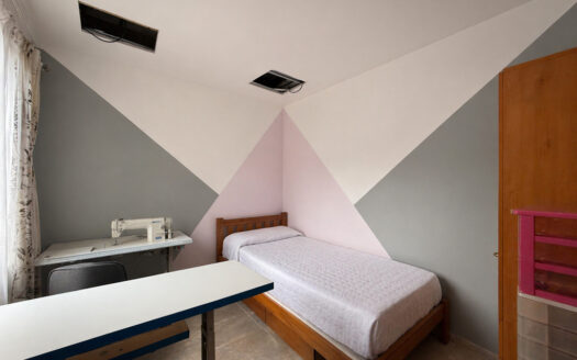 Moderna Casa de 2 Plantas con 5 Habitaciones, en San Isidro de Coronado COD 148751