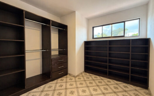 Moderna Casa de 2 Plantas con 5 Habitaciones, en San Isidro de Coronado COD 148751