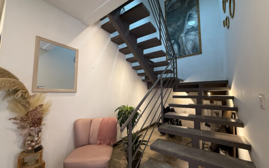 Moderna Casa de 2 Plantas con 5 Habitaciones, en San Isidro de Coronado COD 148751