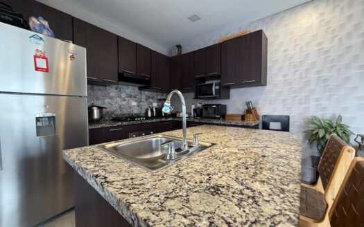 Moderna Casa de 2 Plantas con 5 Habitaciones, en San Isidro de Coronado COD 148751