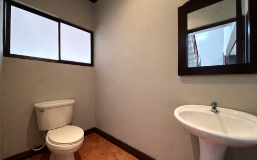 Moderna y Amplia Casa en Exclusivo Condominio en La Trinidad de Moravia COD 148235