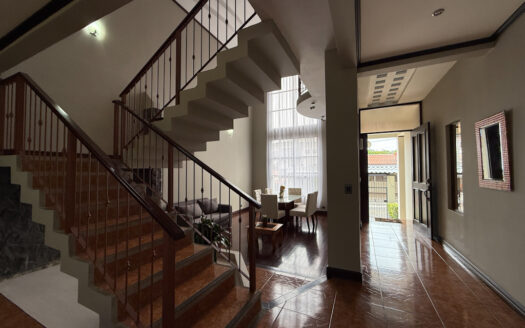 Moderna y Amplia Casa en Exclusivo Condominio en La Trinidad de Moravia COD 148235