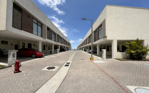 Moderna Casa en Condominio, en San Vicente de Moravia COD 148174