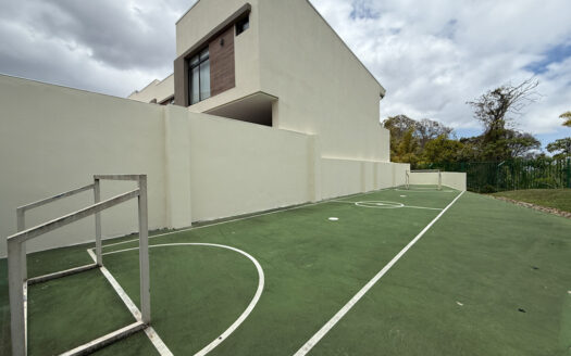 Moderna Casa en Condominio, en San Vicente de Moravia COD 148174