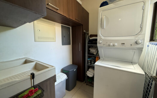 Moderna Casa en Condominio, en San Vicente de Moravia COD 148174