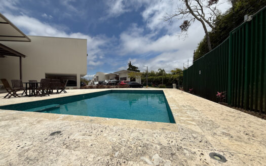 Moderna Casa en Condominio, en San Vicente de Moravia COD 148174