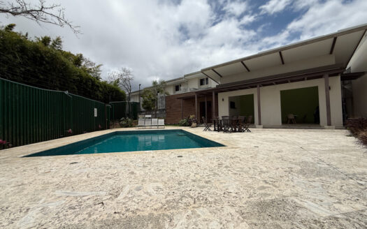 Moderna Casa en Condominio, en San Vicente de Moravia COD 148174