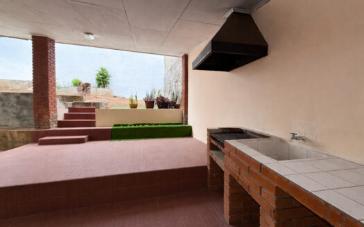 Hermosa Casa en Residencial Seguro, Cerca del Centro Comercial de Guadalupe, Goicoechea COD 147785