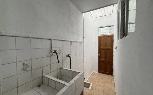 Hermosa Casa en Residencial Seguro, Cerca del Centro Comercial de Guadalupe, Goicoechea COD 147785