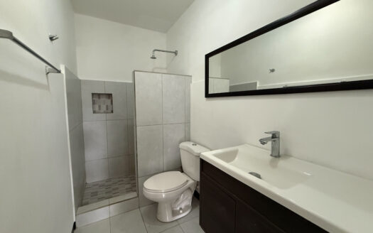 Hermosa Casa en Residencial Seguro, Cerca del Centro Comercial de Guadalupe, Goicoechea COD 147785