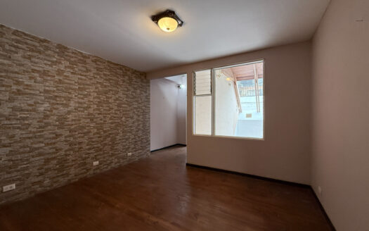 Hermosa Casa en Residencial Seguro, Cerca del Centro Comercial de Guadalupe, Goicoechea COD 147785