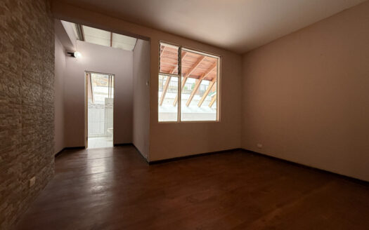 Hermosa Casa en Residencial Seguro, Cerca del Centro Comercial de Guadalupe, Goicoechea COD 147785