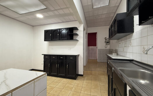 Hermosa Casa en Residencial Seguro, Cerca del Centro Comercial de Guadalupe, Goicoechea COD 147785