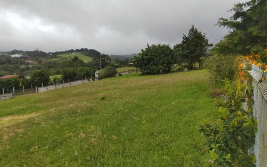 Hermoso y amplio lote de 750 m2 con espectaculares vistas en exclusivo condominio en Poás de Alajuela a precio de OPORTUNIDAD! COD. 148134