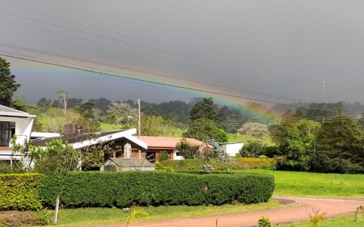 Hermoso y amplio lote de 750 m2 con espectaculares vistas en exclusivo condominio en Poás de Alajuela a precio de OPORTUNIDAD! COD. 148134