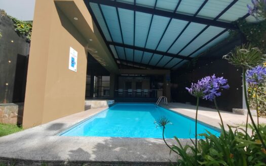 Hermoso y amplio lote de 750 m2 con espectaculares vistas en exclusivo condominio en Poás de Alajuela a precio de OPORTUNIDAD! COD. 148134