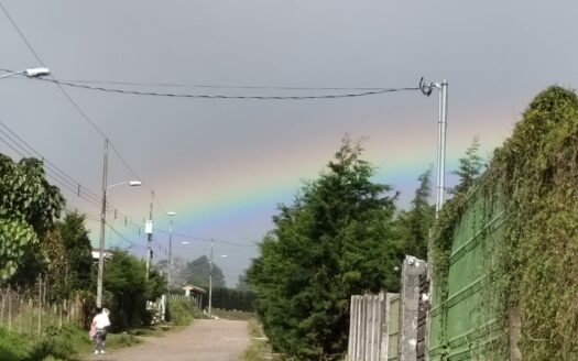 Hermoso y amplio lote de 750 m2 con espectaculares vistas en exclusivo condominio en Poás de Alajuela a precio de OPORTUNIDAD! COD. 148134