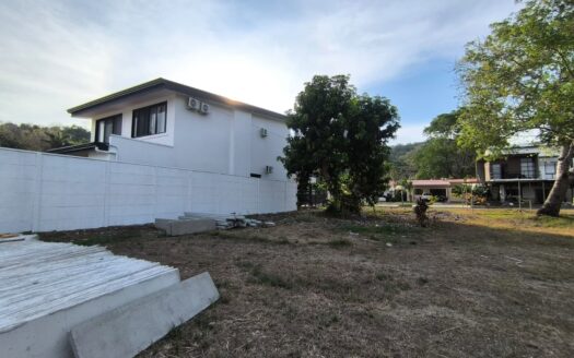 Lote en condominio en Playa Hermosa 360 m2. Cod. 146738